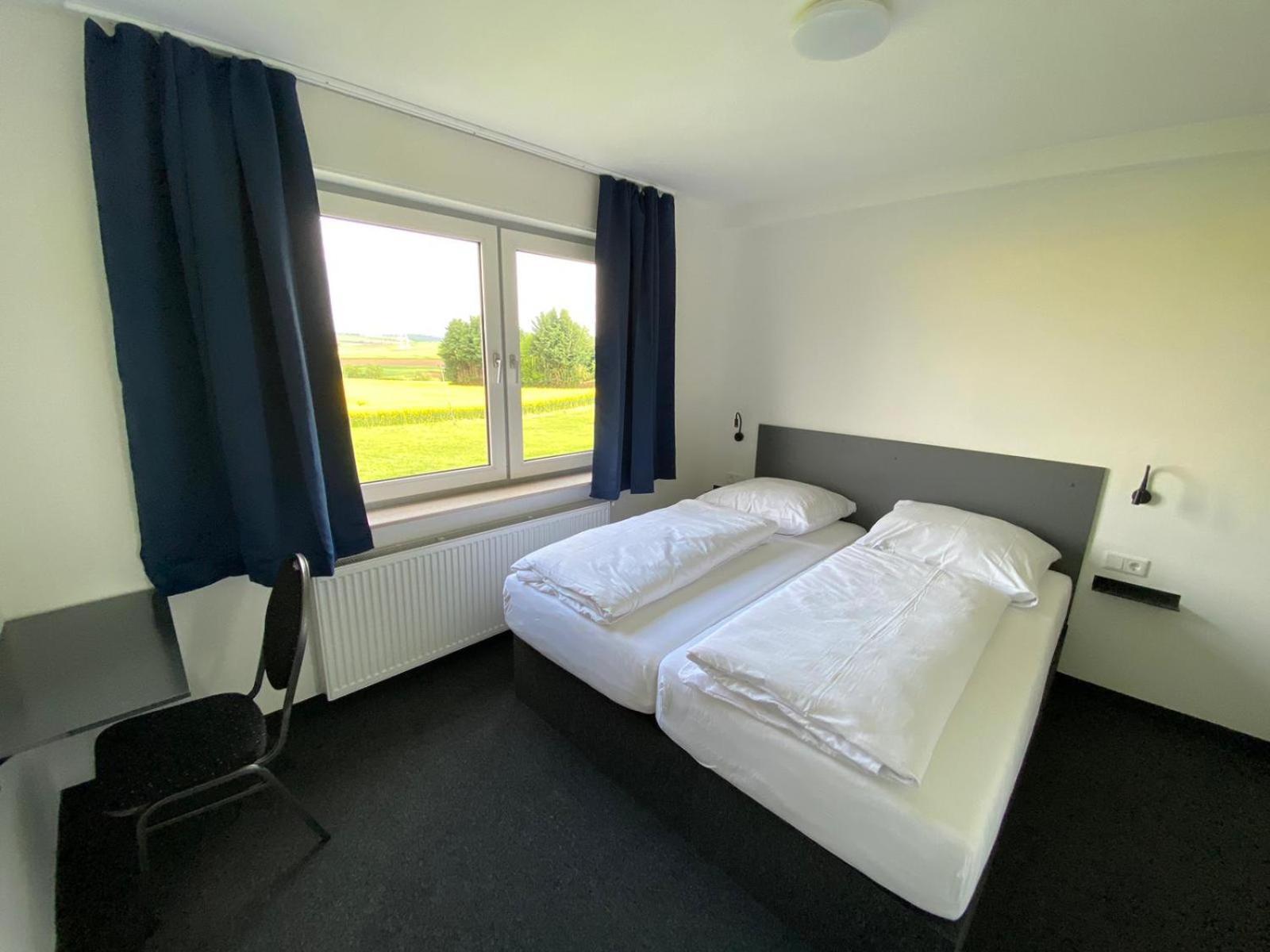 Zzzimple - Staffless & Self Check-In Hotel Pillig Exterior foto