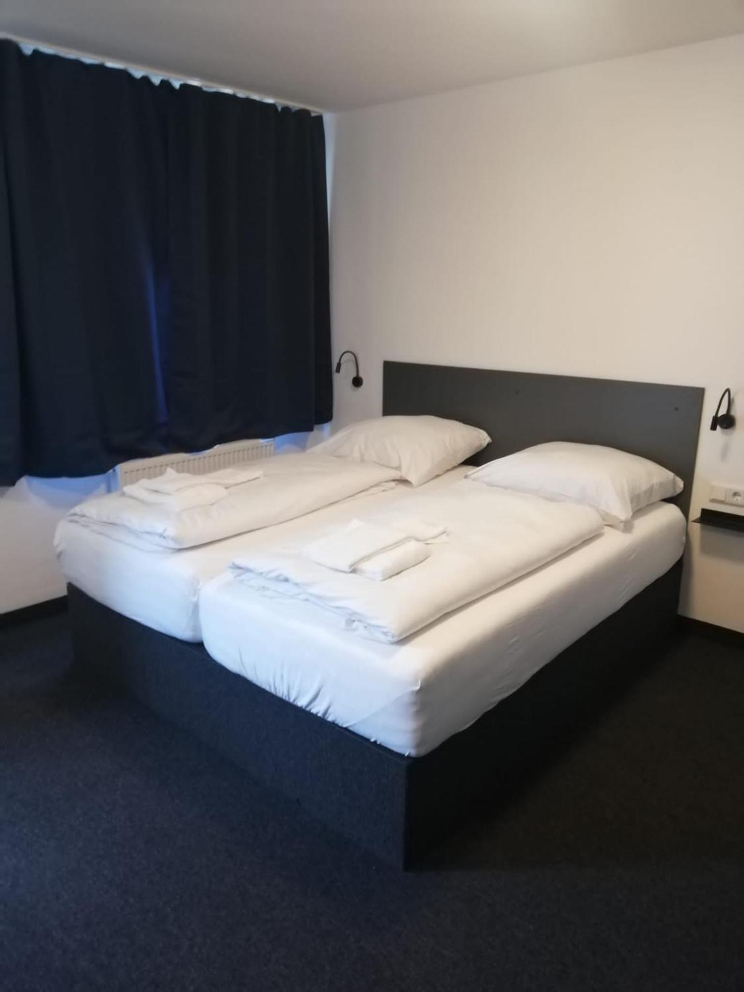 Zzzimple - Staffless & Self Check-In Hotel Pillig Exterior foto